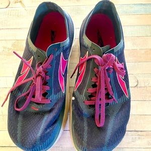 Altra size 10 42 Zero Drop tennis shoe sneaker